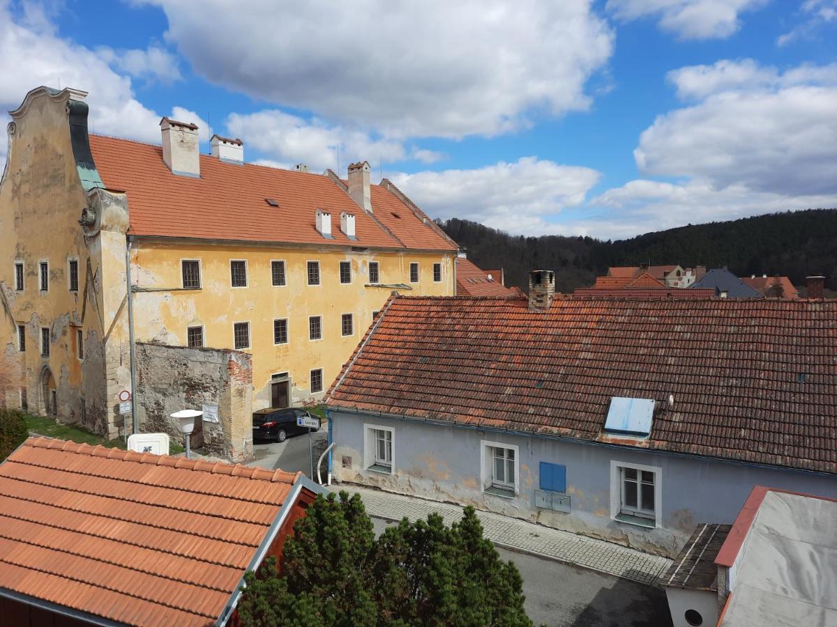 Penzion Zahrada Nad Rekou, Restaurace A Kavarna - Parkovani Gratis Zlatá Koruna Exterior foto