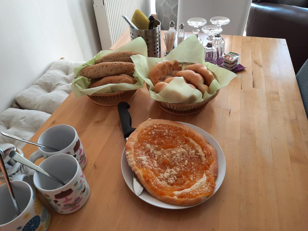 Penzion Zahrada Nad Rekou, Restaurace A Kavarna - Parkovani Gratis Zlatá Koruna Exterior foto